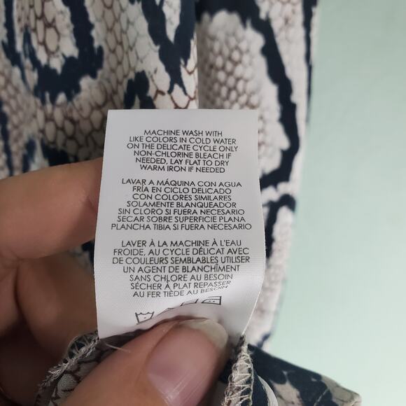 Cabi Womens Serpentine Snake Print V-Neck Ruffle Trim Blouse Size XL - Picture 6 of 6